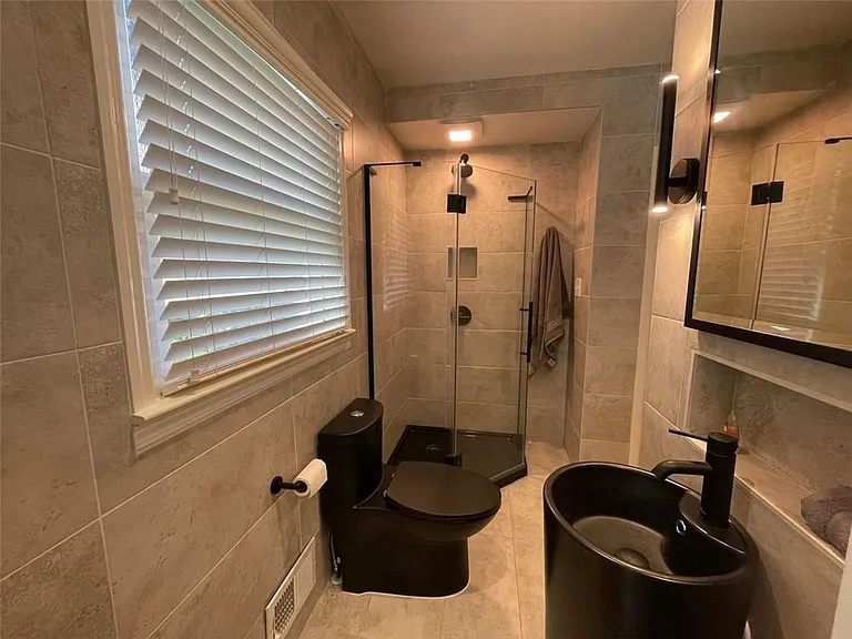 370 Herrington Dr NE — Photo 37
