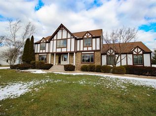 34 Pembroke Ter, Hillsborough, NJ 08844