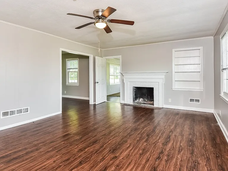 1587_018_living_room_12984425.jpg