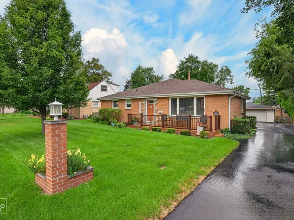 606 Banbury Ct, Roselle, IL 60172