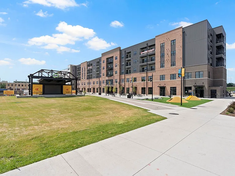 151 Lofts — Photo 70