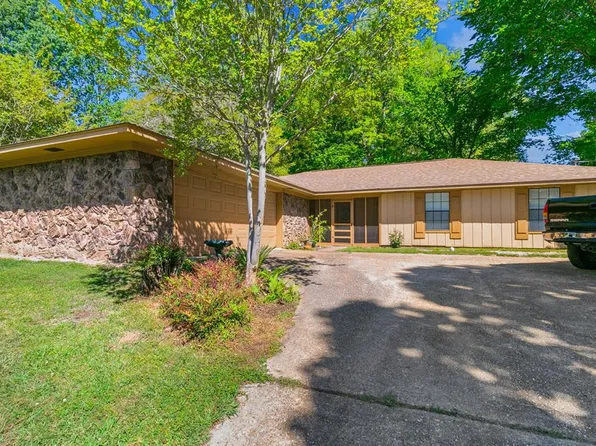 710 Lake Forest Dr, Vicksburg, MS 39183