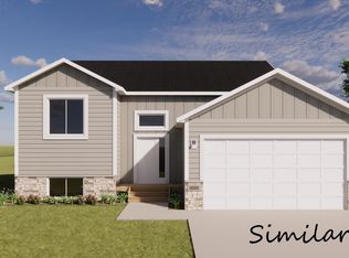 206 Plainside Ave, Harrisburg, SD 57032