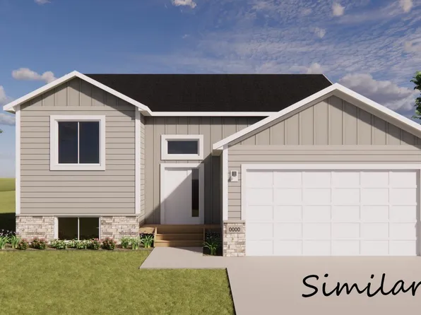 206 Plainside Ave, Harrisburg, SD 57032
