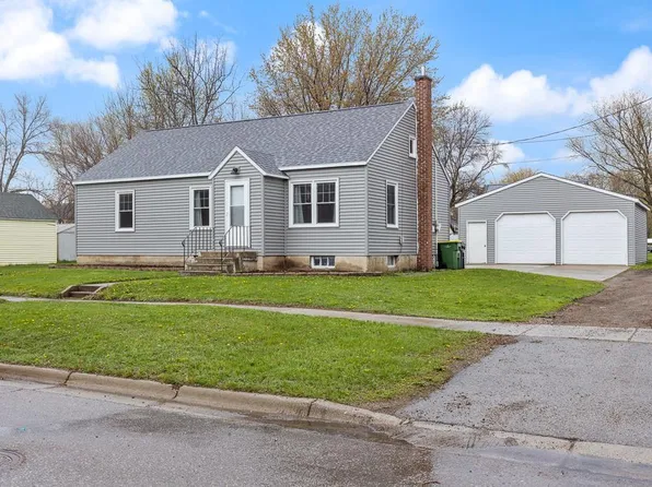 102 E 4th St, Minneota, MN 56264