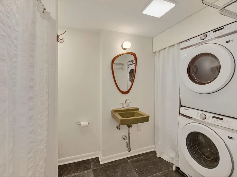 1408 Baker St #B — Photo 15