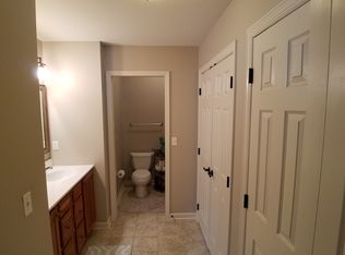 1035 Kellington Dr, Carnegie, PA 15106