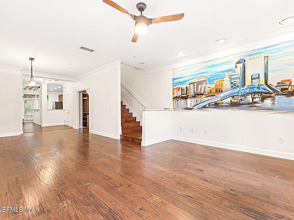 2nd image of 9823 TAPESTRY PARK CIR. #111