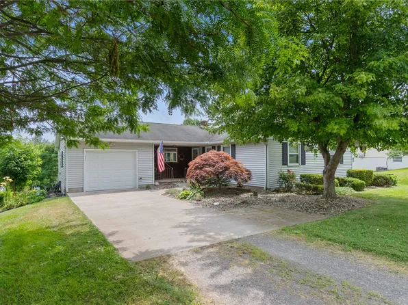 950 Bunker Hill Dr, Macedon, NY 14502