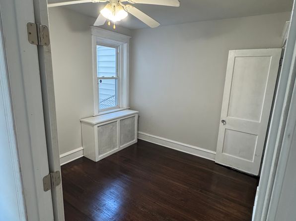 1 W Mowry St