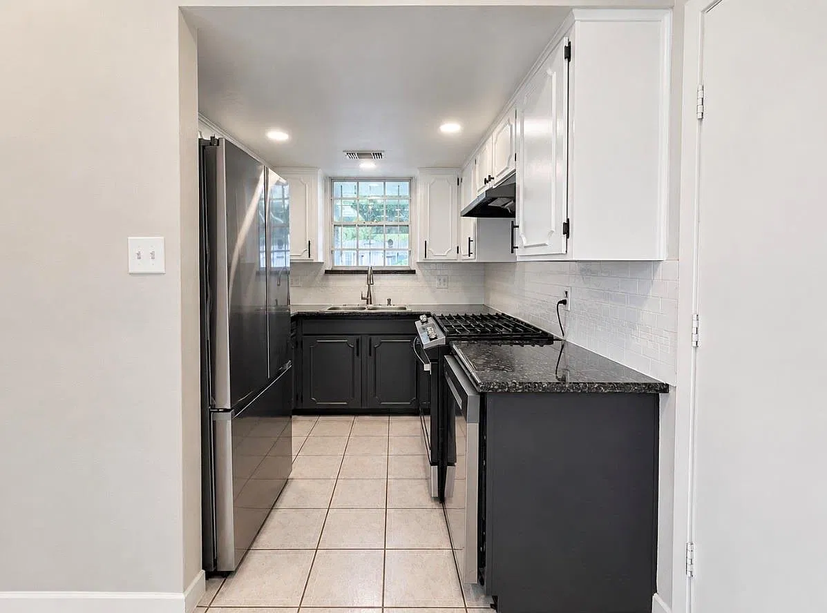 3 bed, 1.5 bath, 1035 sqft, $1,600 — Photo 3