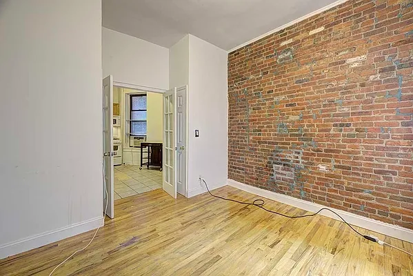 Rented by Bond New York | media 11