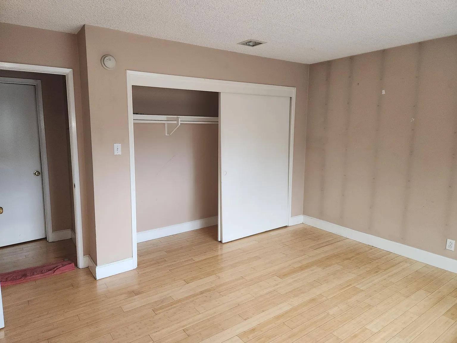 2 bed, 1034 sqft, $1,000 — Photo 2