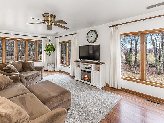 2nd image of 4293 Clover Valley Rd