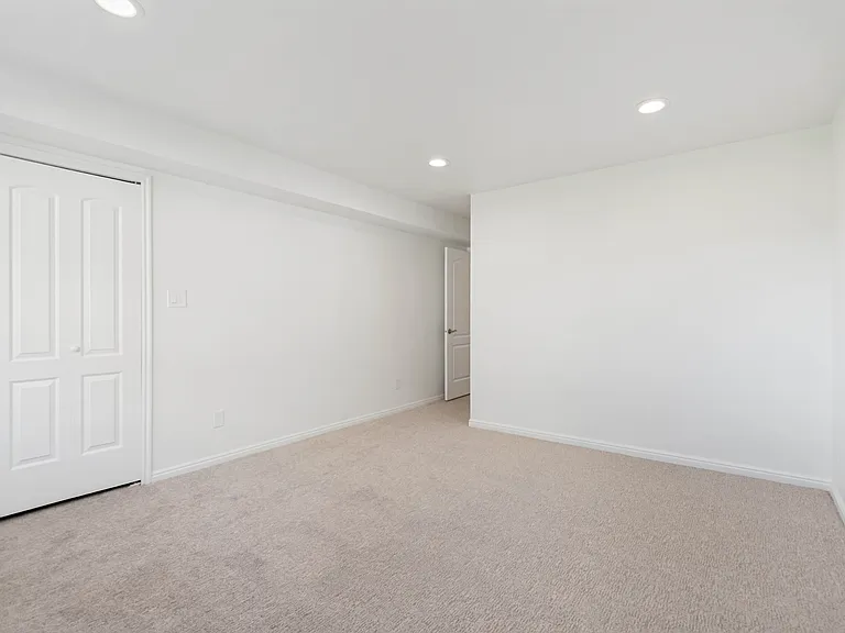 1241 Cambridge Ct — Photo 6