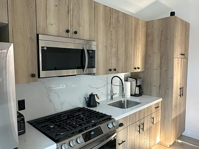 2463 S Walgrove Ave — Photo 8