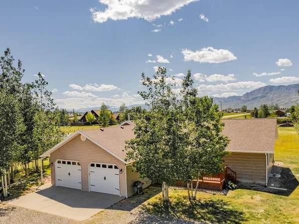 1 Mountain Dr, Cody, WY 82414