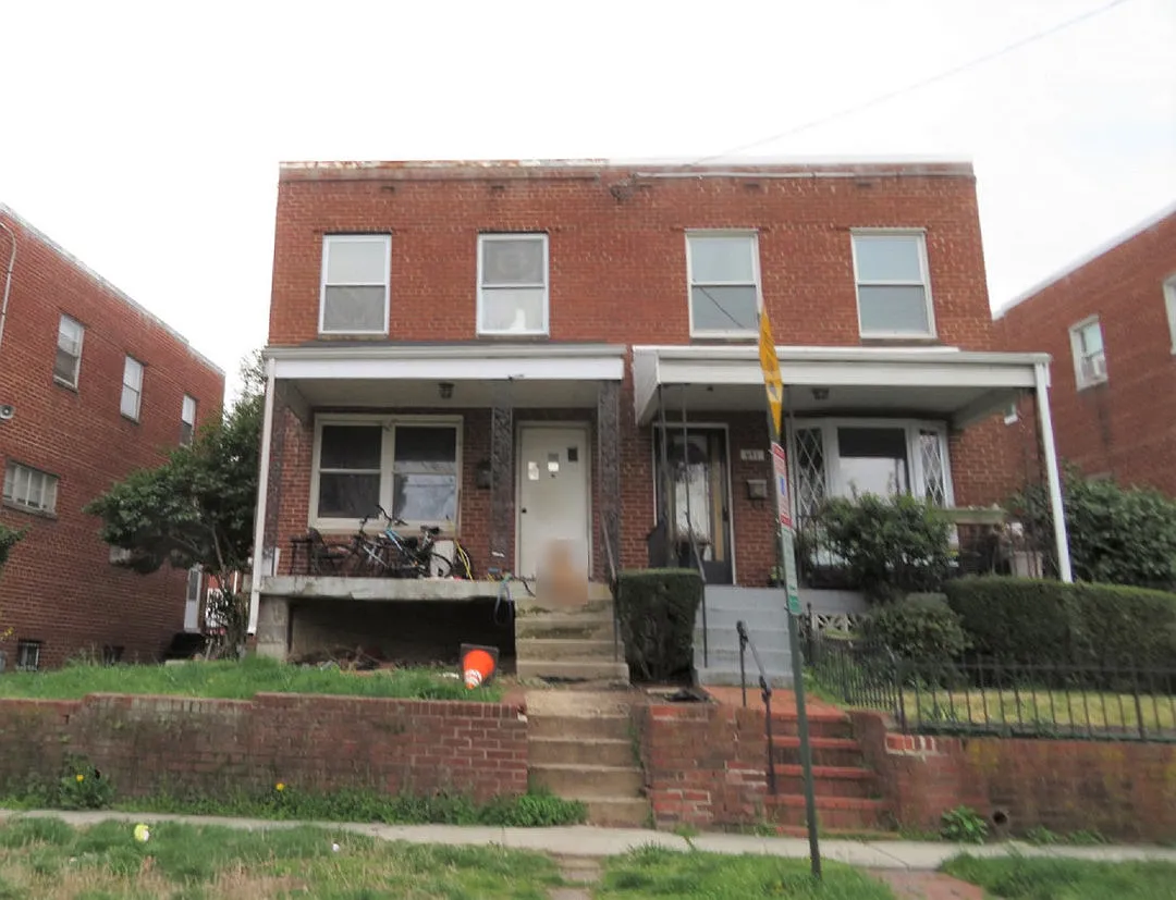 933 Jefferson St NE photo 1