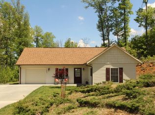 201 Forest Oak Ln, Jefferson, NC 28640