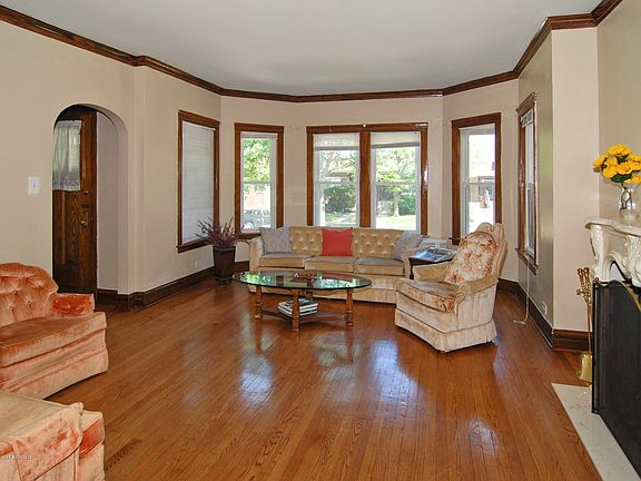 2nd image of 1221 N Humphrey Ave