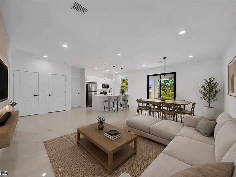 2509 50th St W — Photo 12