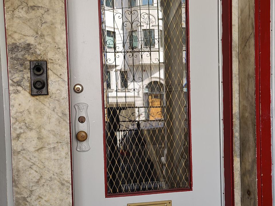 1st image of 985 Jackson St Unit 985