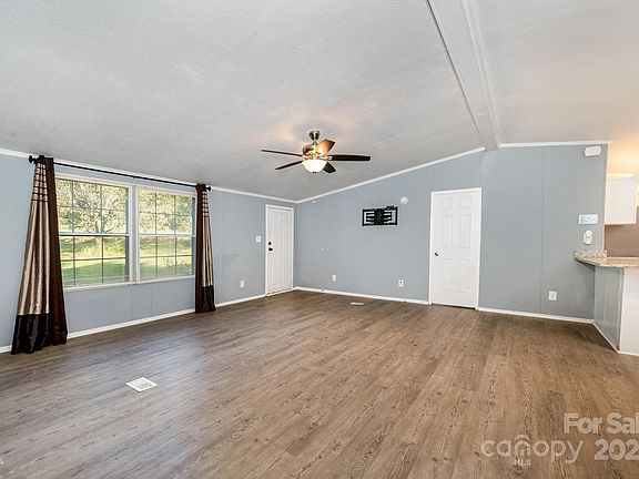 5th image of 3528 Chapelwood Dr