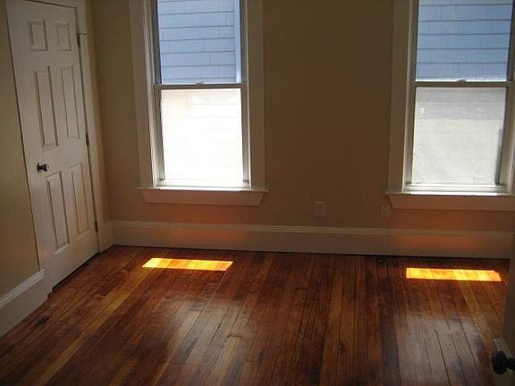 4th image of 45 Blossom St #1