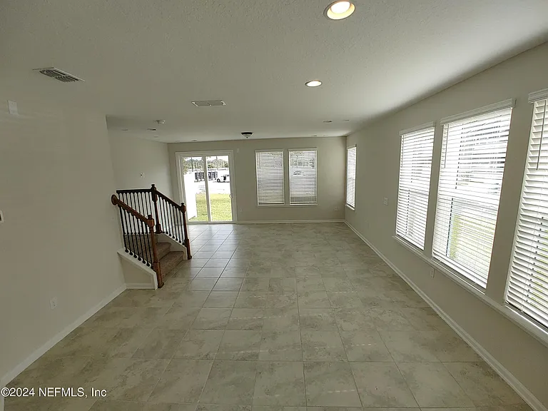 11253 Minnetta Ct — Photo 13