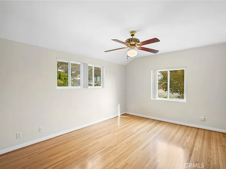 841 Irving — Photo 15