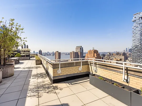 80 Chambers Street image 10 of 13