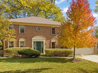 213 Winding Creek Dr, Naperville, IL 60565