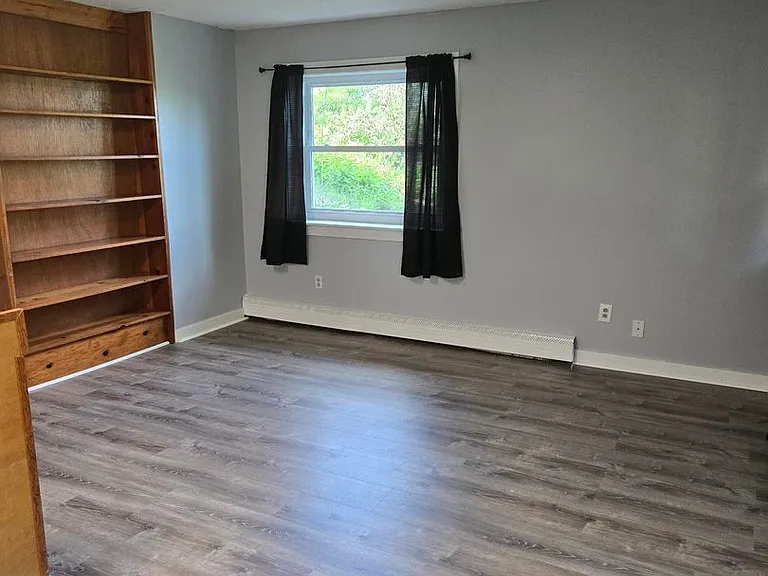 11 Lincoln St — Photo 2