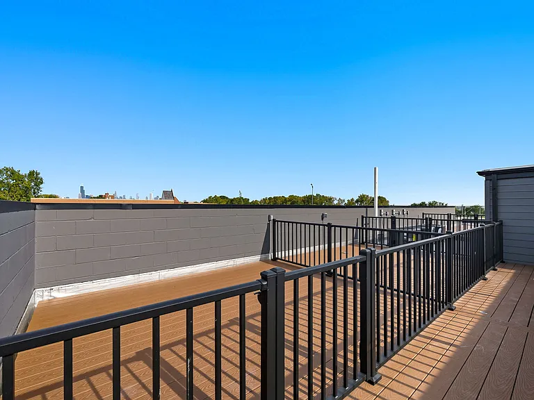 3902 S Lake Park Ave #2 — Photo 21