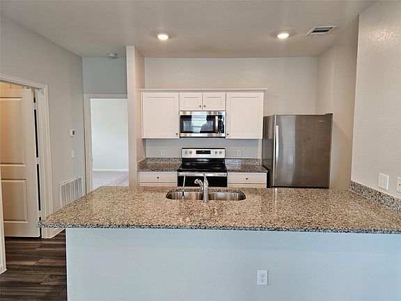 3rd image of 6330 Highland Bend Dr
