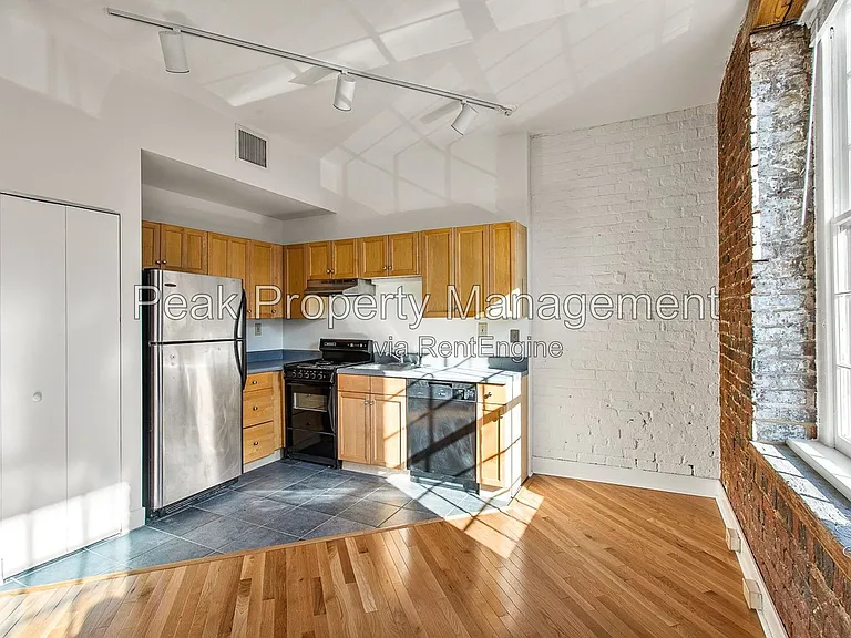 20 N 20th St #1 — Photo 9