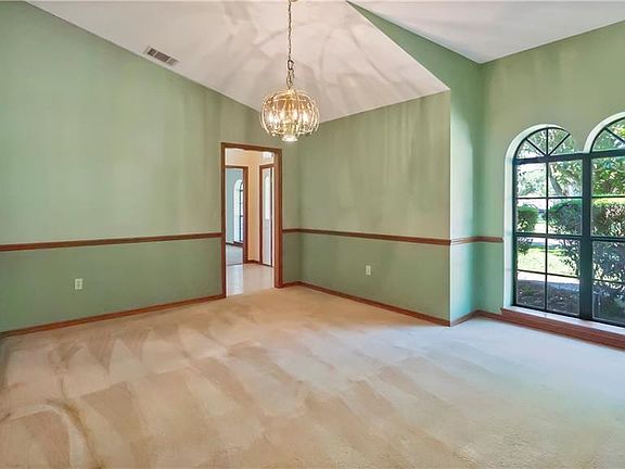 5th image of 6243 Merridith Erin Ln