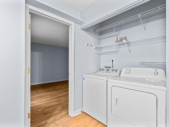 4th image of 168 Summerwalk Cir