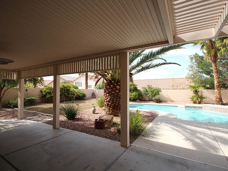 8244 W Gilmore Ave — Photo 27