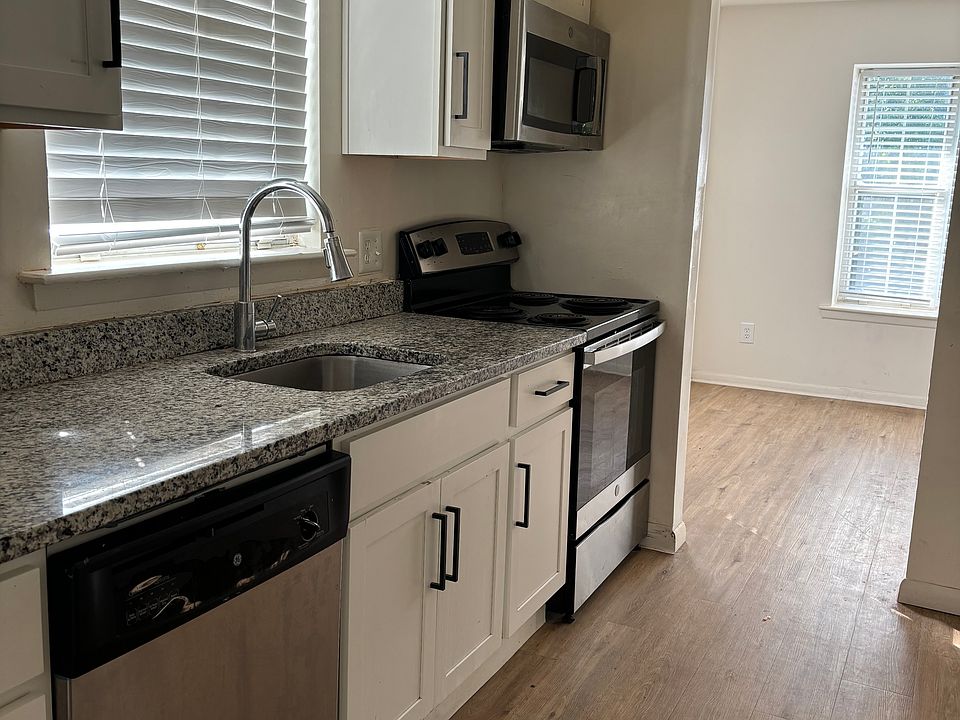 1st image of 3103 Crystal Ct