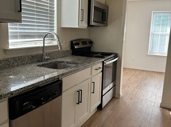 3103 Crystal Ct, Wilmington, DE 19810