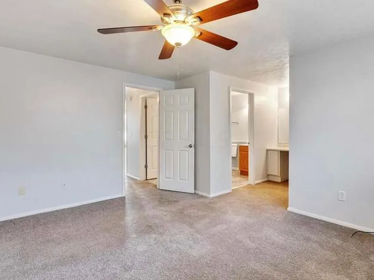 4382 Biscayne Ct — Photo 16