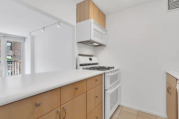 Rented by Compass | media 3