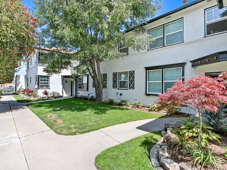 1125 E Carson St — Photo 12