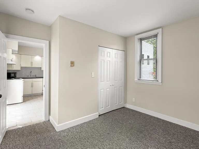 19 Western Ave — Photo 6
