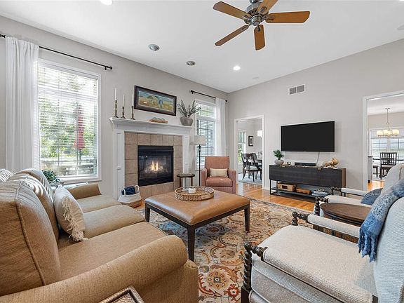 4th image of 2700 Oakmont Ct