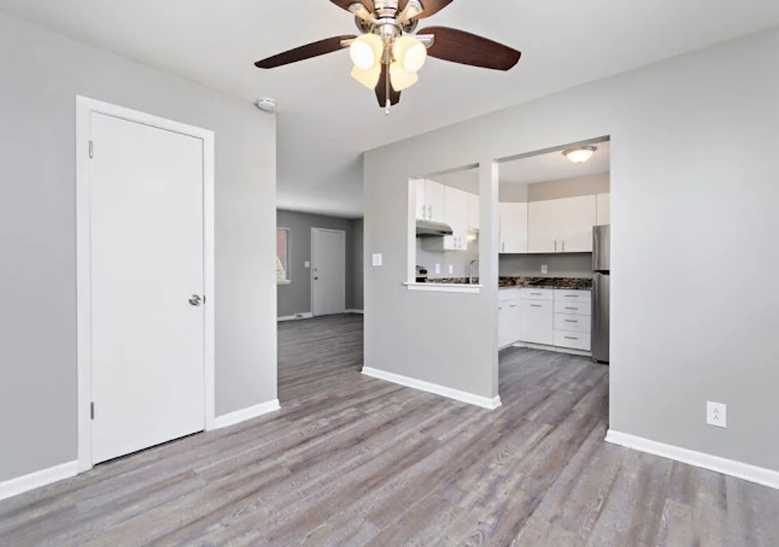 Chapel Hill KC Apartments — Photo 4