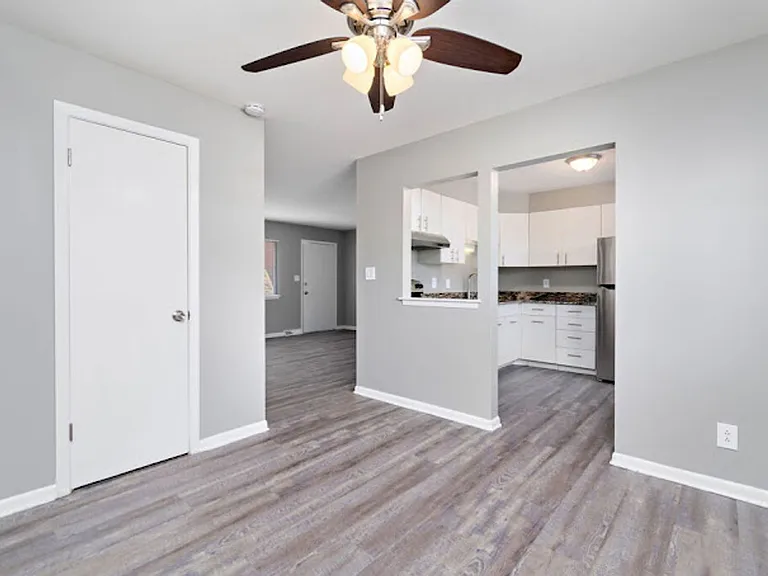 Chapel Hill KC Apartments — Photo 4