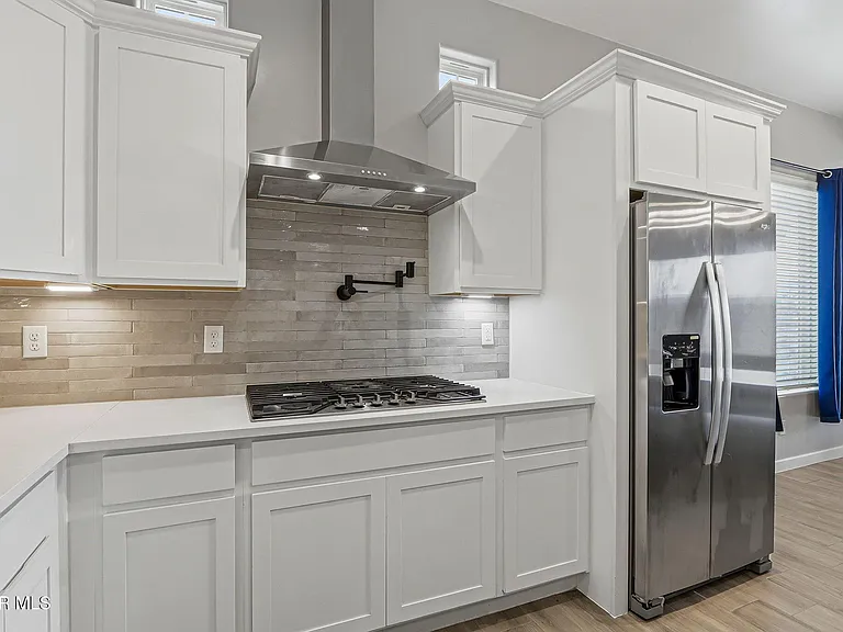 3740 Model Ln — Photo 9