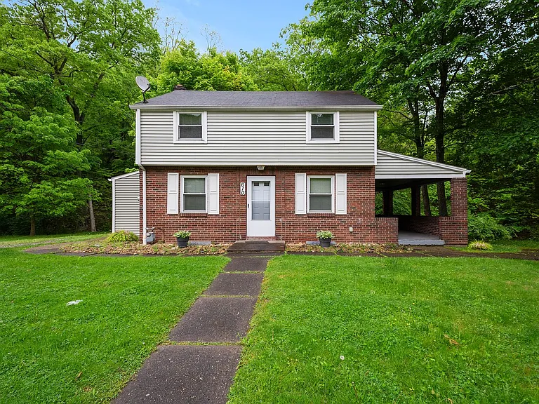 610 Brown Ave — Photo 4